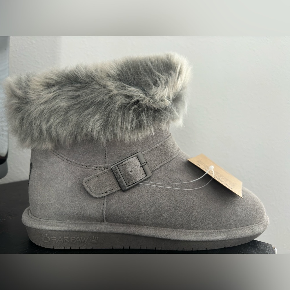 NWT BEARPAW Evermore